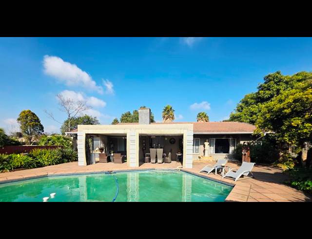 3 BEDROOM HOUSE FOR SALE IN VAN RIEBEECK PARK